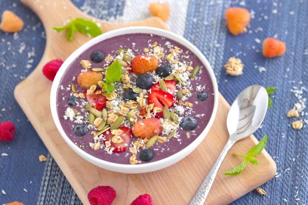 Acai Recipes, acai bowl recipe, how to make acai bowl, what is an acai bowl, diy acai bowl,