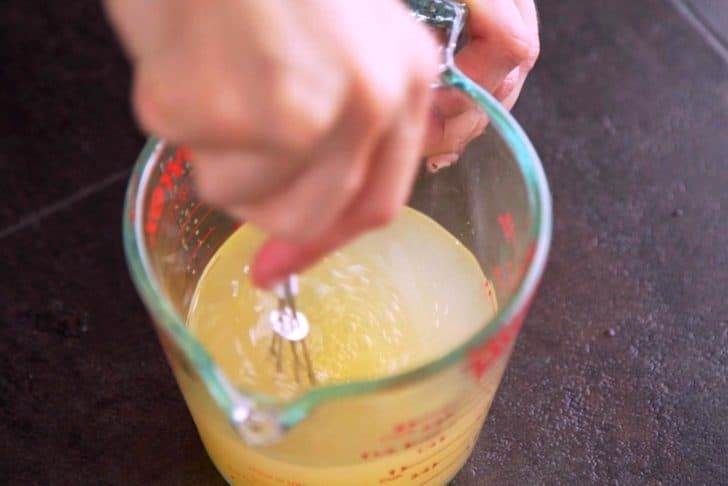 Combine ginger beer with apple cider and lime juice. Serve over ice and enjoy!