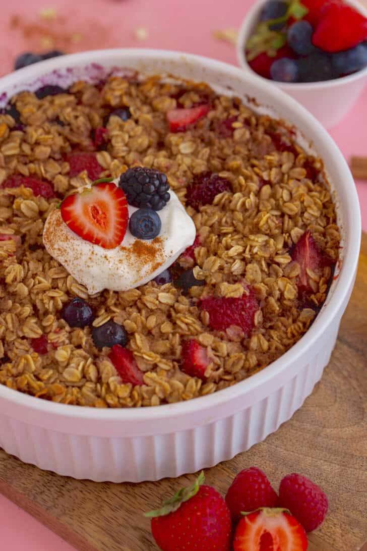 Mixed Berry Oatmeal Bake