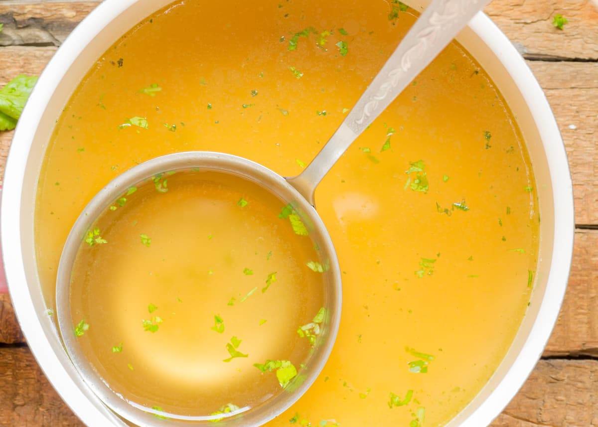 Bone Broth Benefits, making bone broth, bone stock, what is bone broth good for