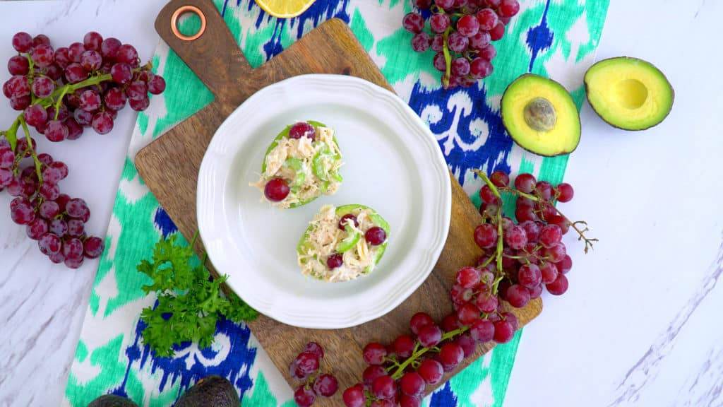 Canned Chicken Salad Recipe, how to make chicken salad with canned chicken, chicken salad with grapes and almonds, canned chicken recipes, easy chicken salad recipe, no cook meal prep, no heat lunch ideas
