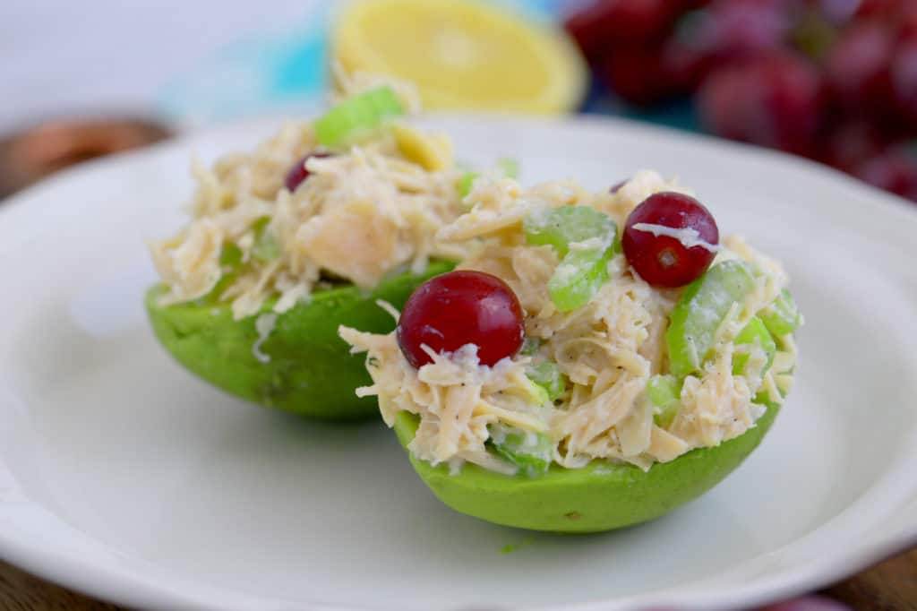 Canned Chicken Salad Recipe, how to make chicken salad with canned chicken, chicken salad with grapes and almonds, canned chicken recipes, easy chicken salad recipe, chicken salad without mayo, no cook meal prep, no heat lunch ideas