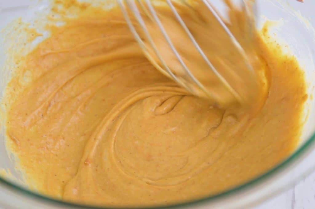 How to Make Cashew Butter Muffins, paleo muffins, flourless nut butter muffins, 5 ingredient muffins, paleo mini muffins, healthy snack ideas, travel snacks, easy healthy snacks, how to make healthy muffins without flour, cashew muffins