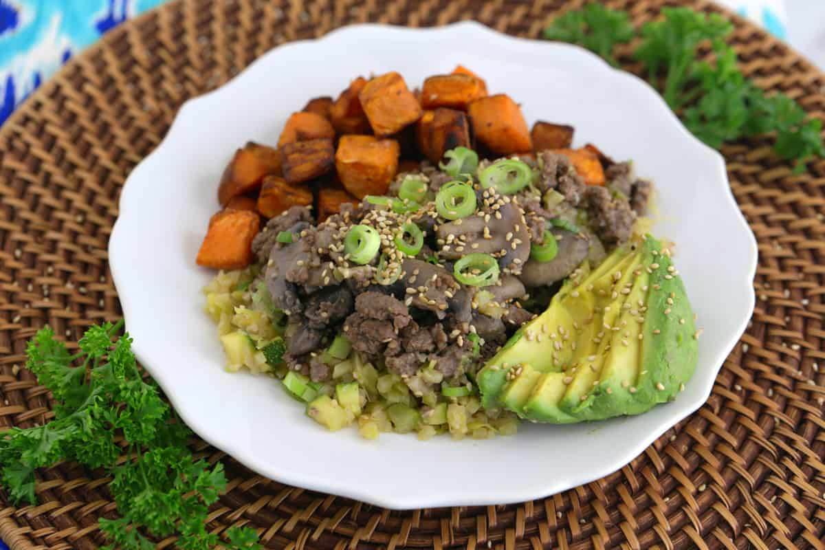 paleo cauliflower rice stir fry, whole30 beef stir fry, best whole30 recipes, whole30 diet recipes, whole 30 meals, whole30 lunch ideas, easy whole30 meals, whole 30 meal prep