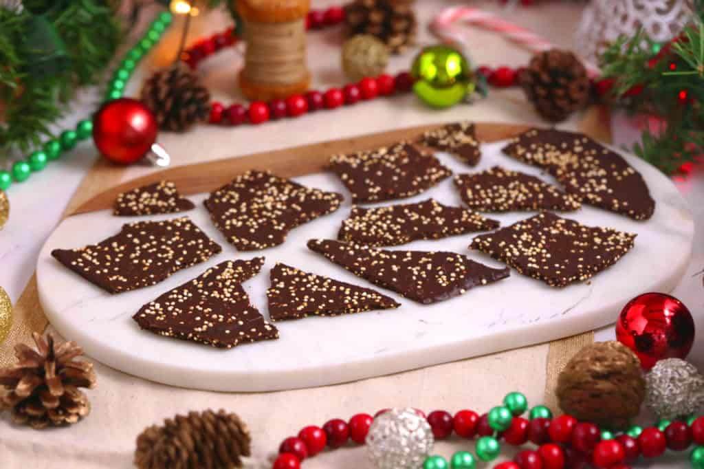 Dark Chocolate Quinoa Bark, chocolate bark, Christmas chocolate bark, how to make puffed quinoa, easy homemade Christmas gifts, quinoa chocolate bark, dark chocolate bark