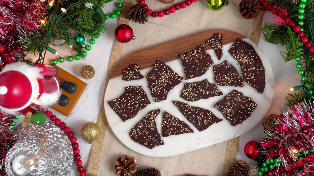 Dark Chocolate Quinoa Bark, chocolate bark, Christmas chocolate bark, how to make puffed quinoa, easy homemade Christmas gifts, quinoa chocolate bark, dark chocolate bark