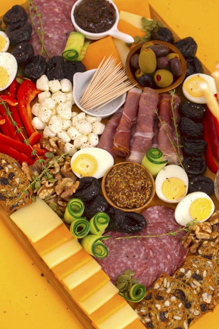 Easy DIY Charcuterie Board Ideas