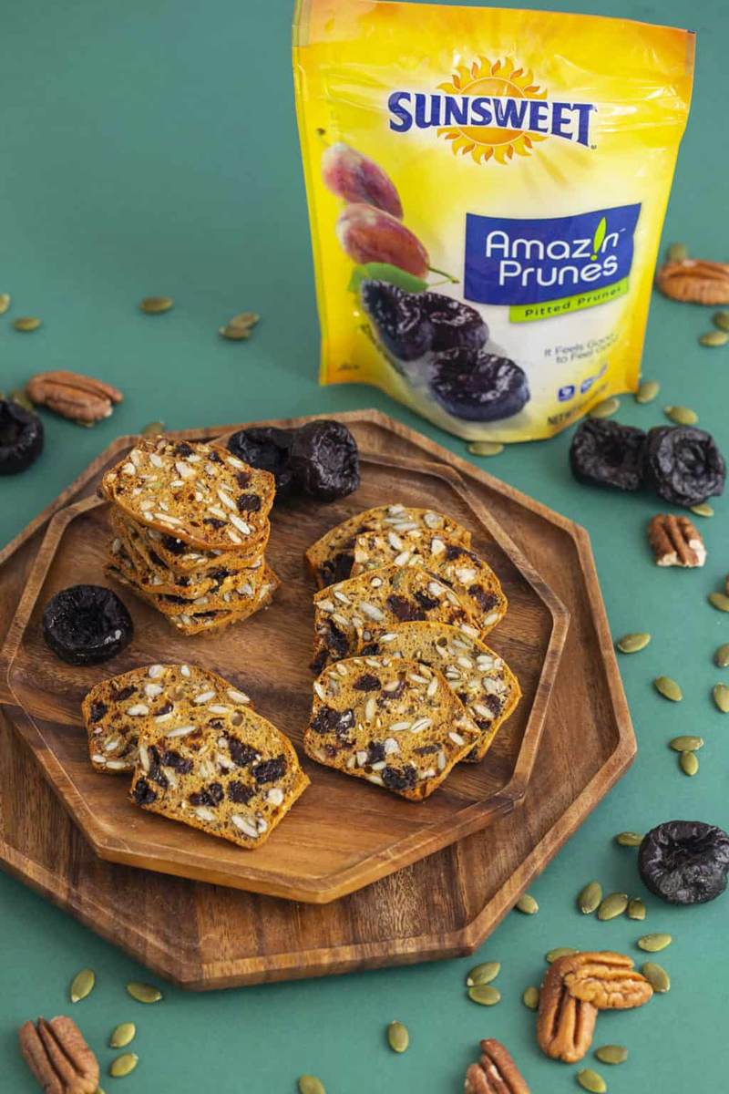 Dried Fruit and Nut Crackers