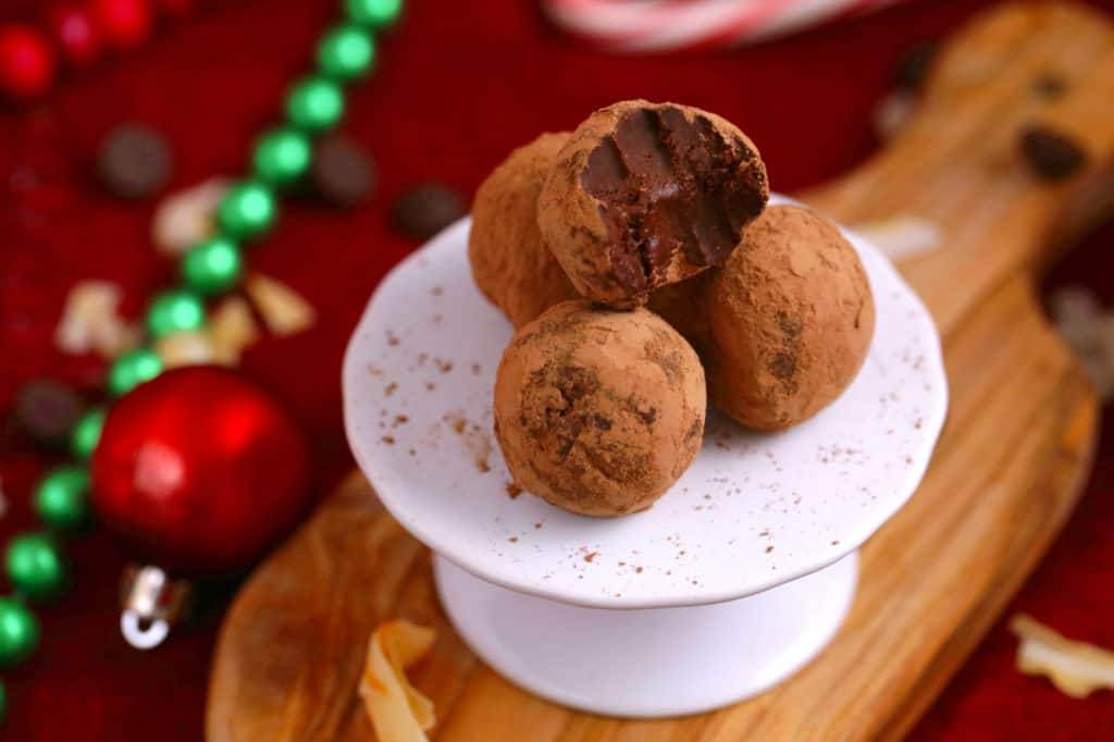 Easy Chocolate Truffles Recipe, how to make chocolate truffles, vegan truffles, paleo truffles, low carb truffles, 2 ingredient chocolate truffles