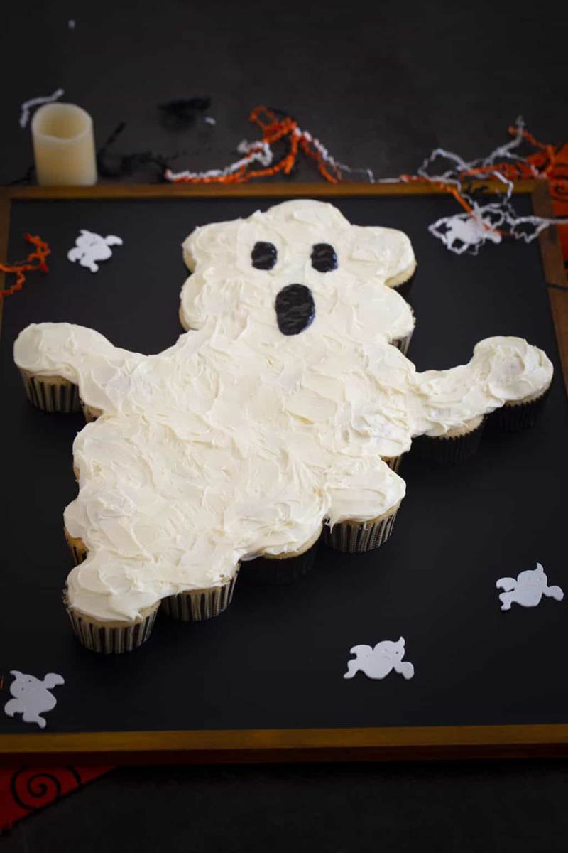 Ghost Pull Apart Cupcake Cake