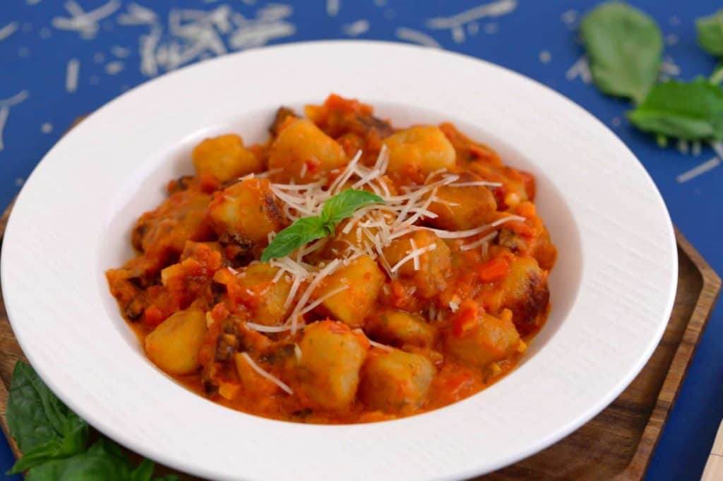 Easy Tomato Meat Sauce