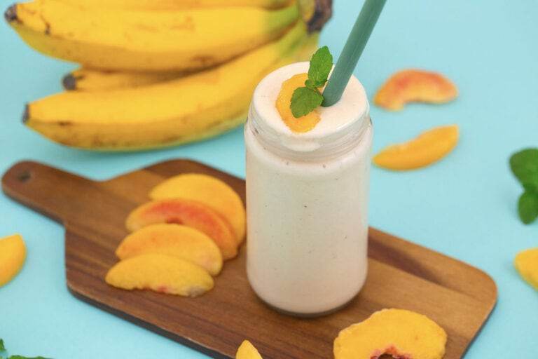 4-Ingredient Peach Smoothie