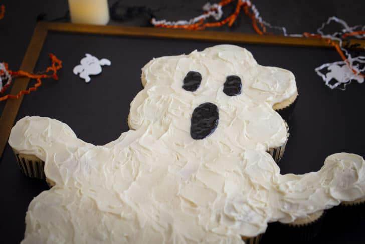 How to Make a Halloween Cupcake Cake