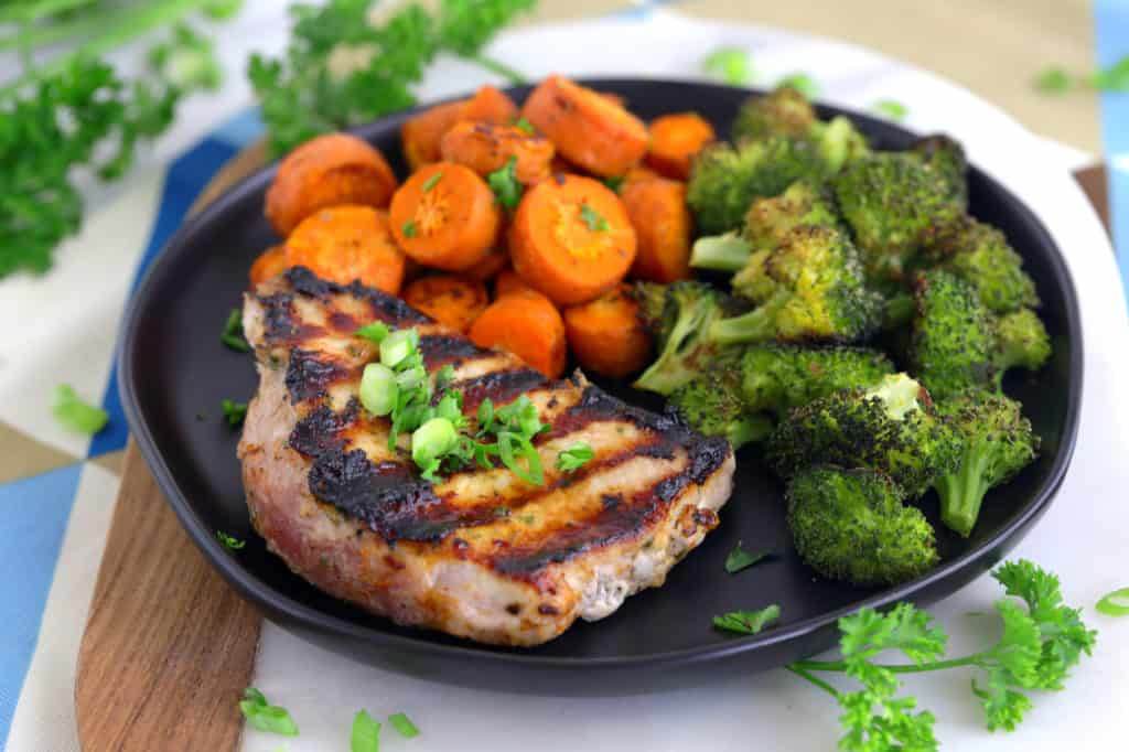Boneless Grilled Pork Chops, how to grill pork chops, how long to grill pork chops, pan grilled pork chops, pork chop recipes, grilled pork chop recipes, how to make ranch pork chops