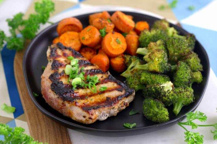 Grilled Pork Chops, how to grill pork chops, how long to grill pork chops, pan grilled pork chops, pork chop recipes, grilled pork chop recipes