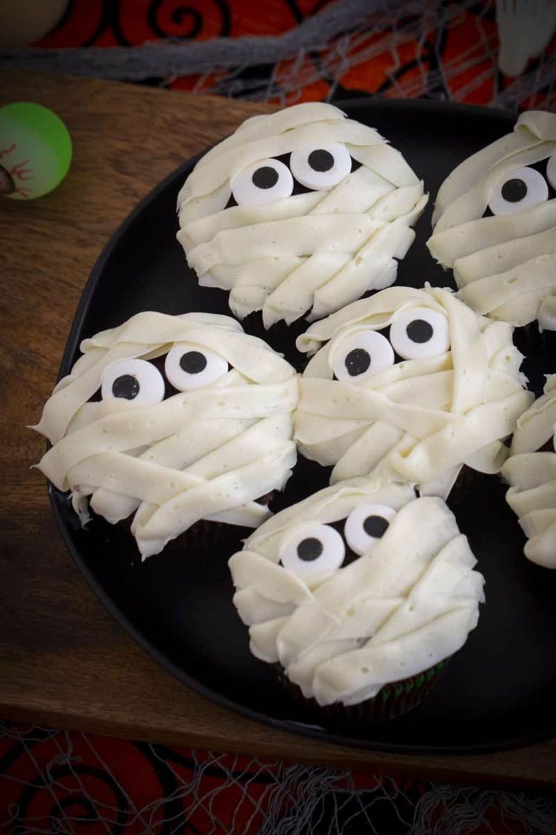 Halloween Mummy Cupcakes