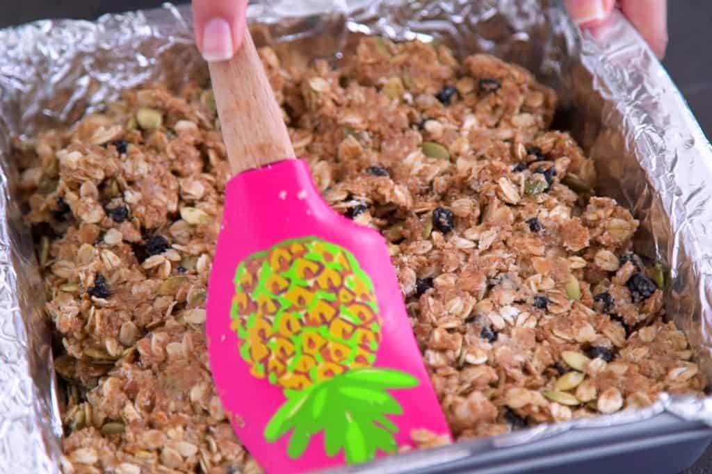 Homemade Breakfast Bars with Oats