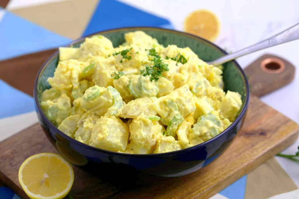 Homemade Healthy Potato Salad Recipe with Egg, easy potato salad recipe, avocado oil mayo, healthy mayonnaise, cheap easy meals, easy meals to make, lunch meal prep recipes, old fashioned potato salad