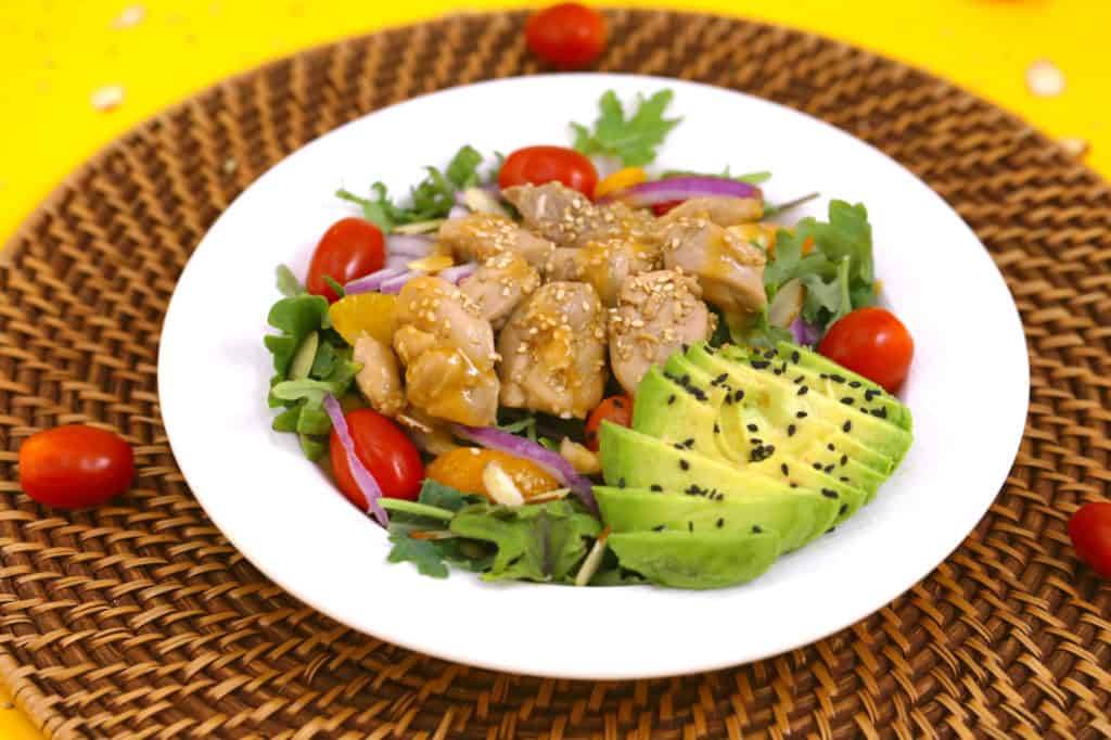 Healthy sesame chicken lunch bowls, meal prep salads, sesame chicken meal prep recipe, healthy lunches for work, honey sesame chicken lunch bowls, meal prep recipes for the week