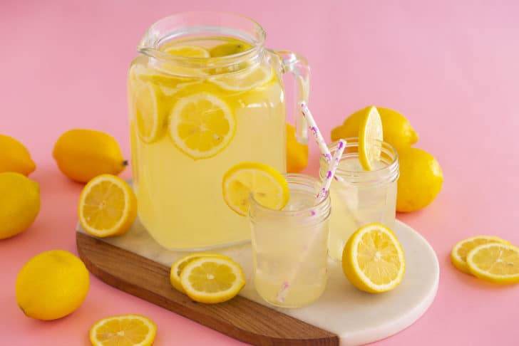 Homemade Lemonade with Simple Syrup