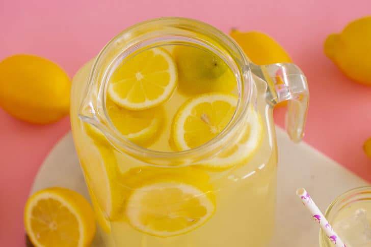 How to Make Homemade Lemonade with Simple Syrup