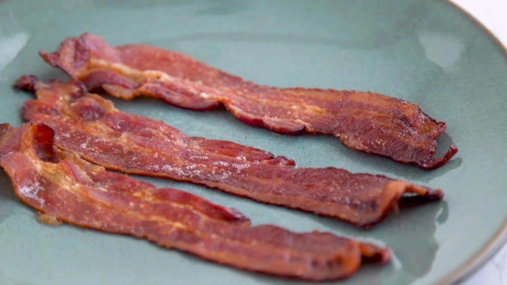 How to Cook Bacon in the Oven, baking bacon, how long to cook bacon in oven, freezing bacon, keto breakfast ideas, keto meal prep,