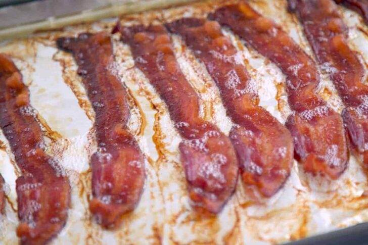 How to Cook Bacon in the Oven, baking bacon, how to bake bacon, how long to cook bacon in oven, bacon in oven temp, baked bacon recipe, how to freeze cooked bacon, keto breakfast ideas, low carb breakfast recipes, keto meal prep, keto diet recipes, keto breakfast meal prep