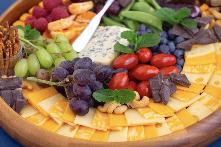 How to Make a Cheese Platter