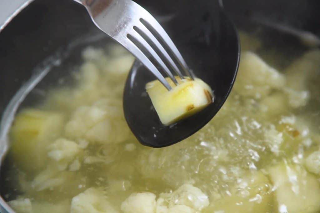 How to Make Cauliflower Mashed Potatoes, best cauliflower mashed potatoes, cheap healthy meals