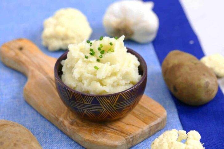 How to Make Cauliflower Mashed Potatoes, cauliflower mashed potatoes recipe, cauliflower and potato mash, easy healthy dinner recipes, healthy dinner side dishes, vegetable side dishes, cheap meal prep