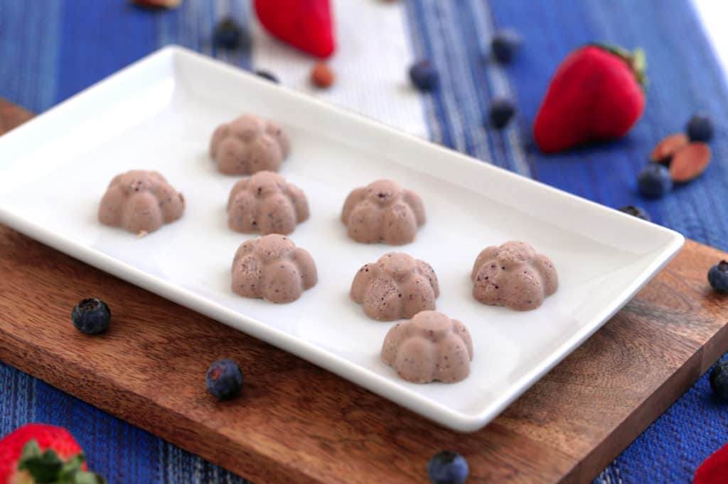 Berry Fat Bombs, easy keto fat bomb recipes, strawberry fat bombs, berry fat bomb recipe, easy blueberry fat bombs, low carb fat bombs, fat fudge, coconut oil fat bombs, keto bomb, easy fat bombs, ketogenic fat bombs, low carb fat bomb recipes, sweet & savory fat bombs