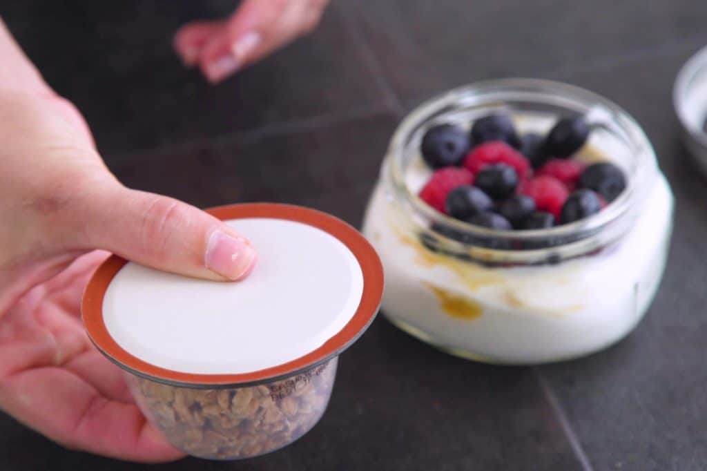 Mason Jar Yogurt Granola Parfait Hack