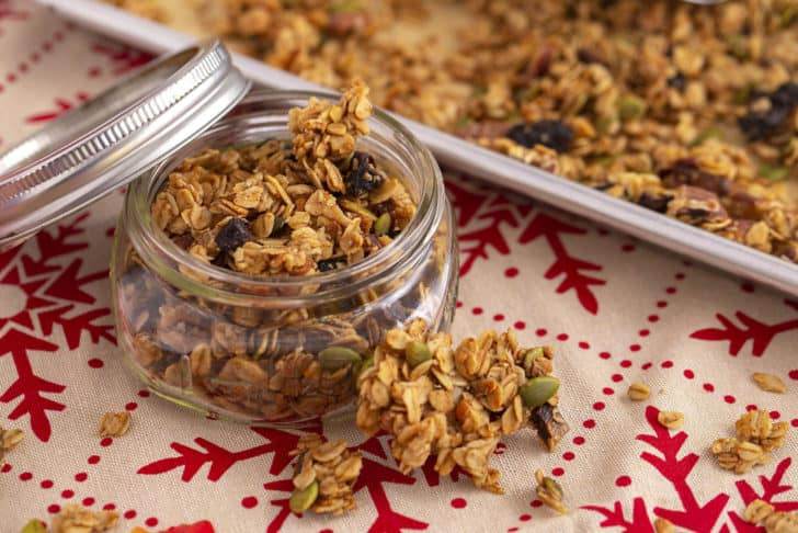 Homemade Maple Pecan Granola Recipe