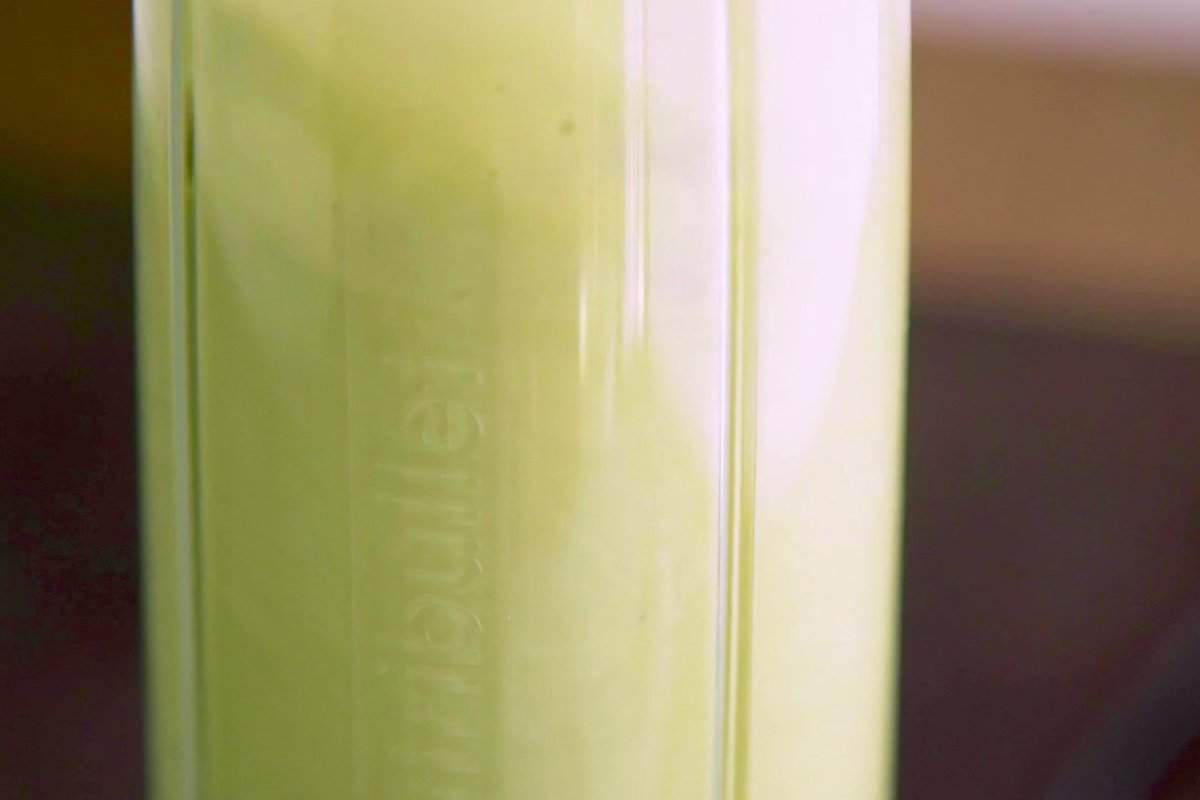 Add matcha mixture, additional warm water, milk of choice, and sweetener to a blender and blend until smooth. Chill before serving.