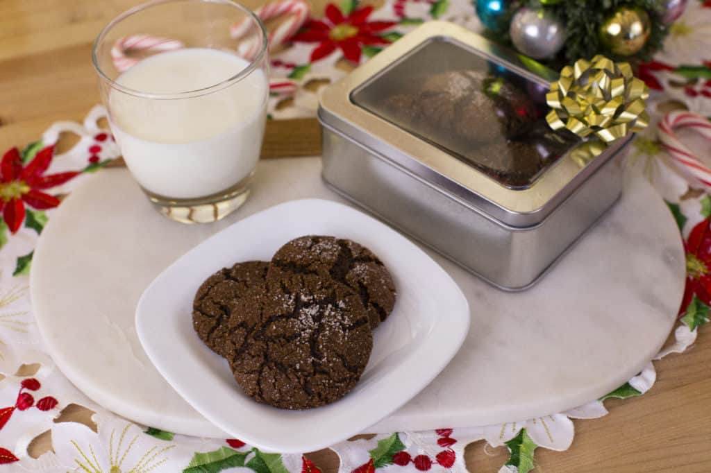 Molasses Crinkle Cookies