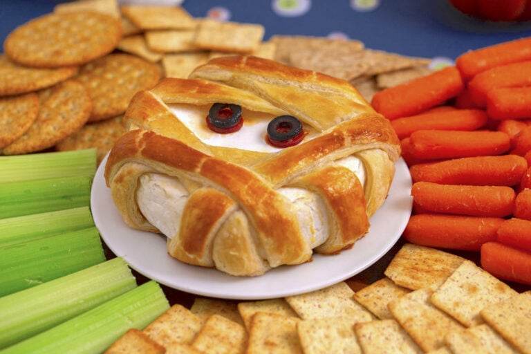 Halloween Baked Brie Mummy