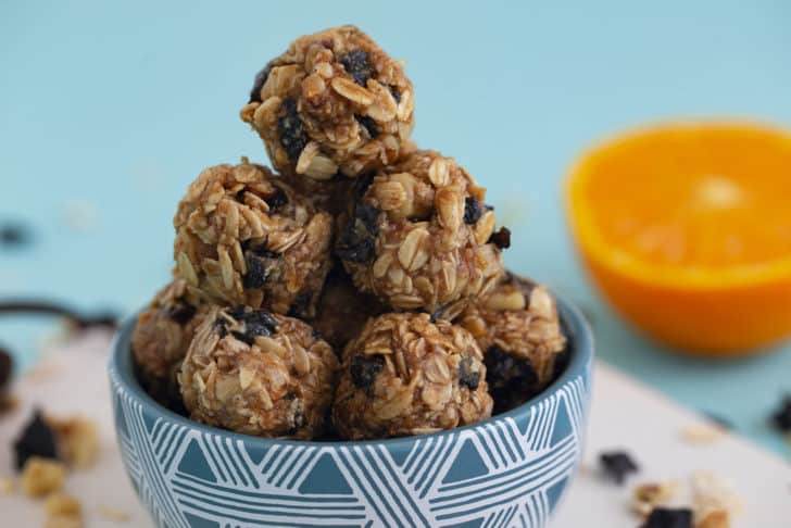 Vegan Oatmeal Energy Balls