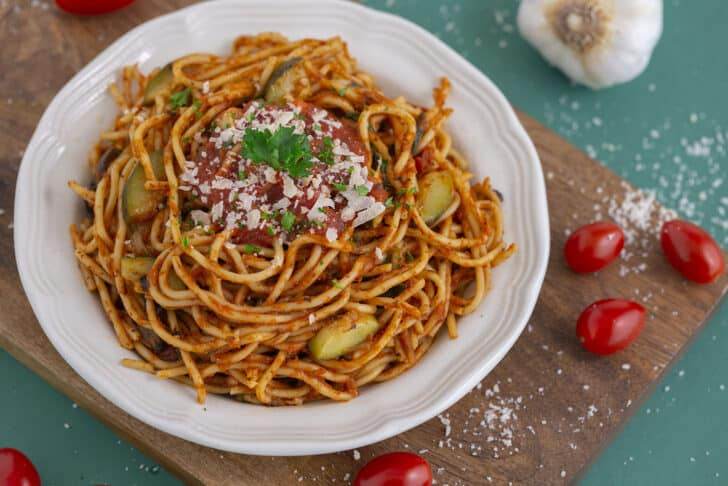 How to Make One Pot Spaghetti with Jar Sauce
