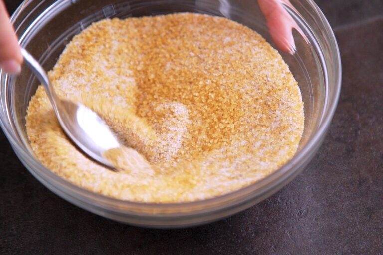 Mix sugars well to integrate.