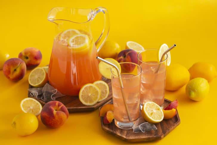 How to Make Peach Green Tea Lemonade with Real Peaches