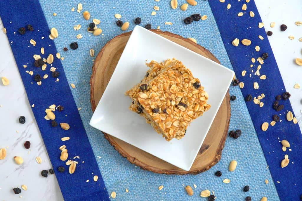 Peanut Butter Oatmeal Bars, healthy no bake oatmeal bars, homemade breakfast bars, healthy oatmeal raisin bars, easy healthy breakfast, breakfast meal prep ideas, healthy breakfast recipes, breakfast bar recipe