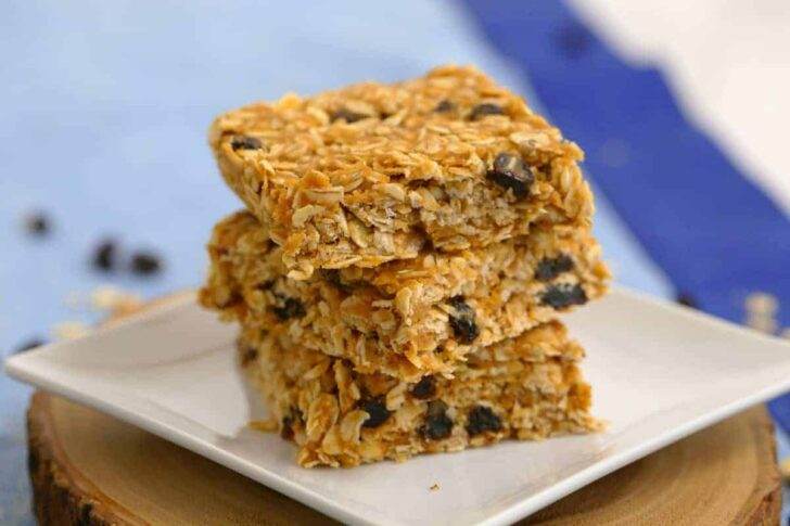 Peanut Butter Oatmeal Bars, healthy no bake oatmeal bars, breakfast bar recipe, homemade oatmeal bars, meal prep breakfast ideas, easy breakfast meal prep, on the go breakfast ideas, oatmeal breakfast bars