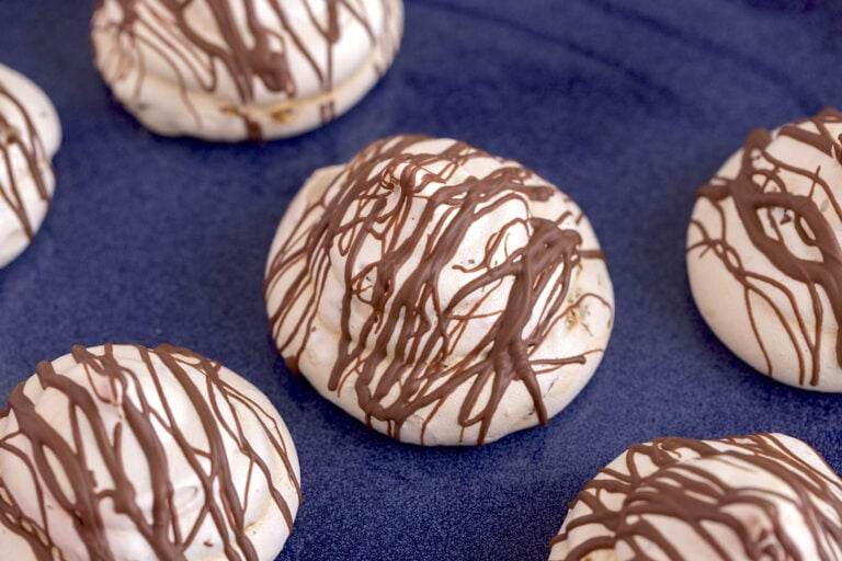How to Make Meringue Cookies with Nuts