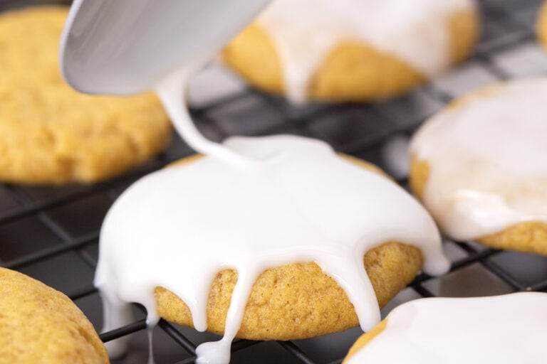 Homemade Powdered Sugar Icing for Cookies