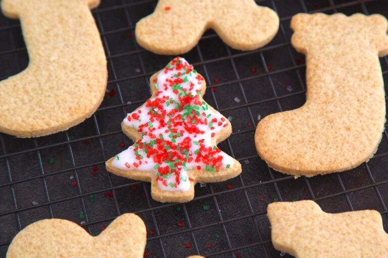 Powdered sugar icing for decorating sugar cookies