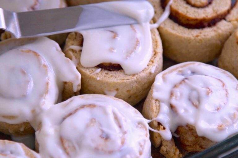 Powdered Sugar Icing for cinnamon rolls