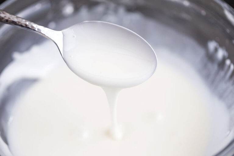 Homemade Icing with Powdered Sugar