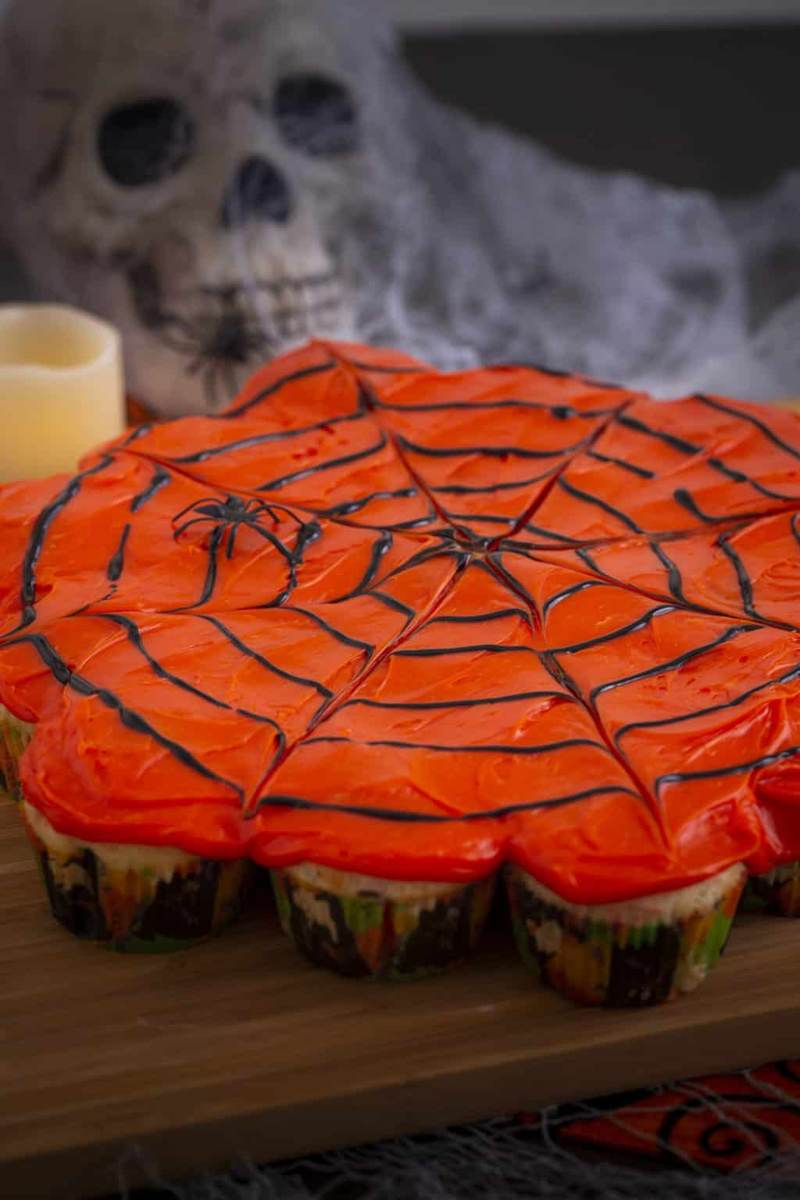 How to Make Halloween Spider Web Cupcakes