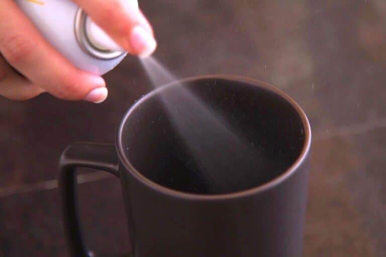 Grease the inside of a mug with cooking spray. (I find 14-16oz mugs work best.)