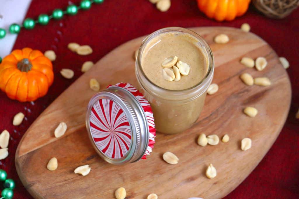 Pumpkin Spice Peanut Butter, homemade peanut butter, pumpkin peanut butter, how to make peanut butter, 2 ingredient peanut butter, easy homemade Christmas gifts